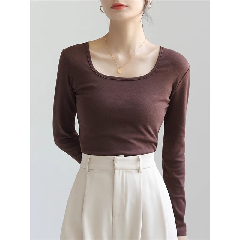 Тениска с дълги ръкави, квадратна яка, стегната кройка, 90–95% памук, нормална дължина 50–65 см