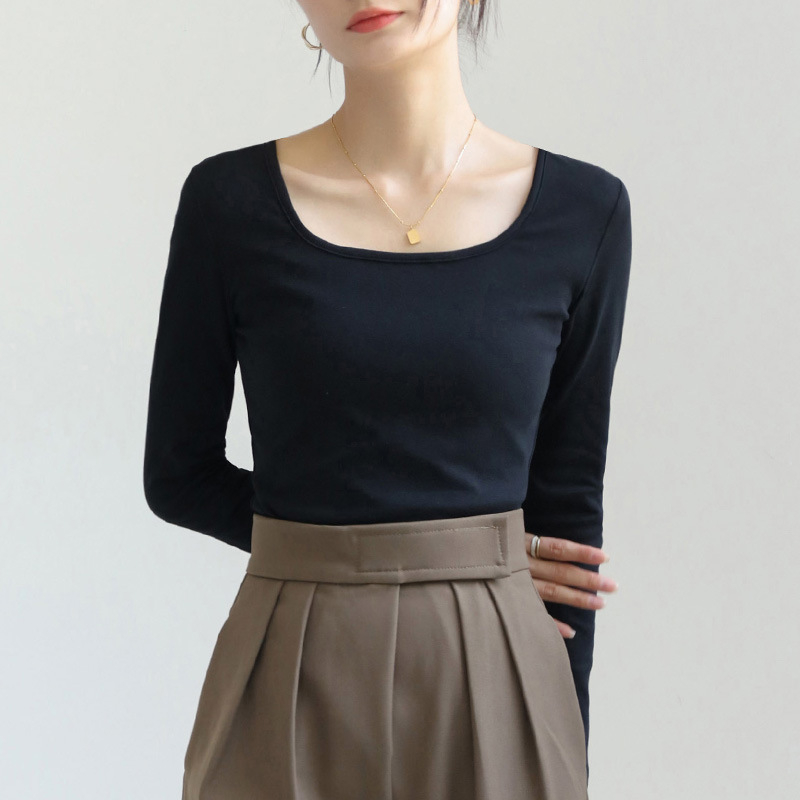 Тениска с дълги ръкави, квадратна яка, стегната кройка, 90–95% памук, нормална дължина 50–65 см