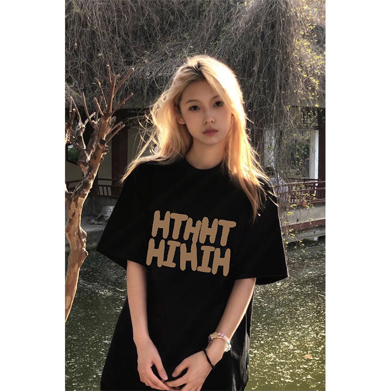 Дамски T‑шърт с къс ръкав, свободна кройка, аниме принт, плат млечен шёлк, стил пуловер, ежедневен (Плат: млечен шёлк; Принт: аниме; Стил: пуловер, ежедневен; Версия: свободна; Яка: кръгла)