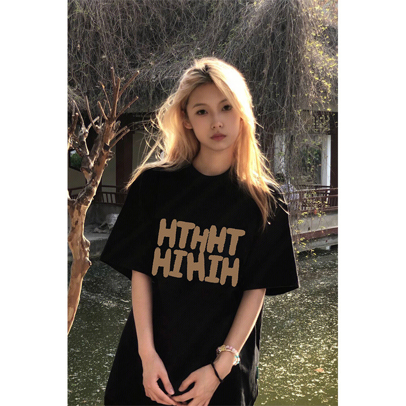 Дамски T‑шърт с къс ръкав, свободна кройка, аниме принт, плат млечен шёлк, стил пуловер, ежедневен (Плат: млечен шёлк; Принт: аниме; Стил: пуловер, ежедневен; Версия: свободна; Яка: кръгла)