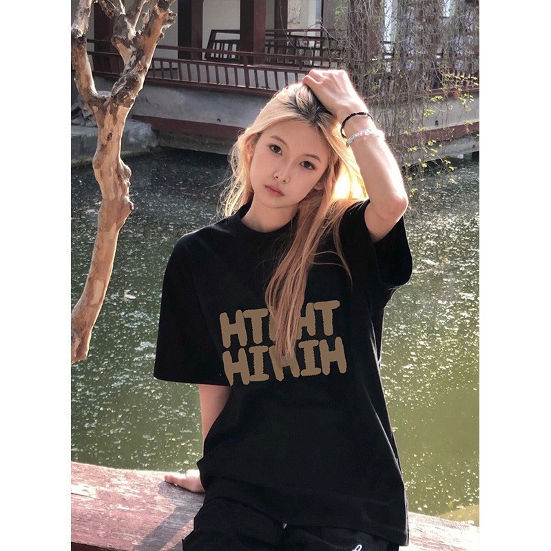 Дамски T‑шърт с къс ръкав, свободна кройка, аниме принт, плат млечен шёлк, стил пуловер, ежедневен (Плат: млечен шёлк; Принт: аниме; Стил: пуловер, ежедневен; Версия: свободна; Яка: кръгла)