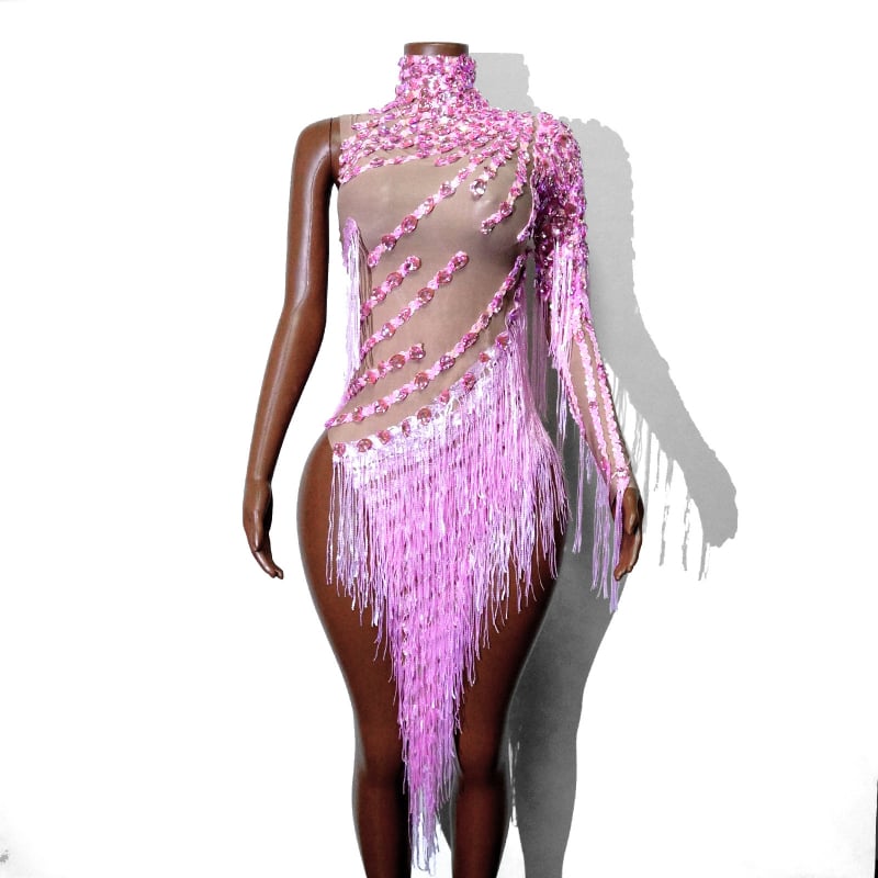 Прозрачна мрежеста рокля с ресни и кристали, еднорамен сценичен костюм за латински танци; Материя: мрежа; Спандекс 50–70%; Ръкав: едно рамо; Печат/боядисване