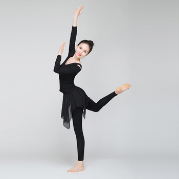 Sieviešu mugurai atvērtu topu modernā deju stilā – modālais audums, vienkrāsains raksts, piemērots latīņu un etniskajām dejām, pieaugušajiem