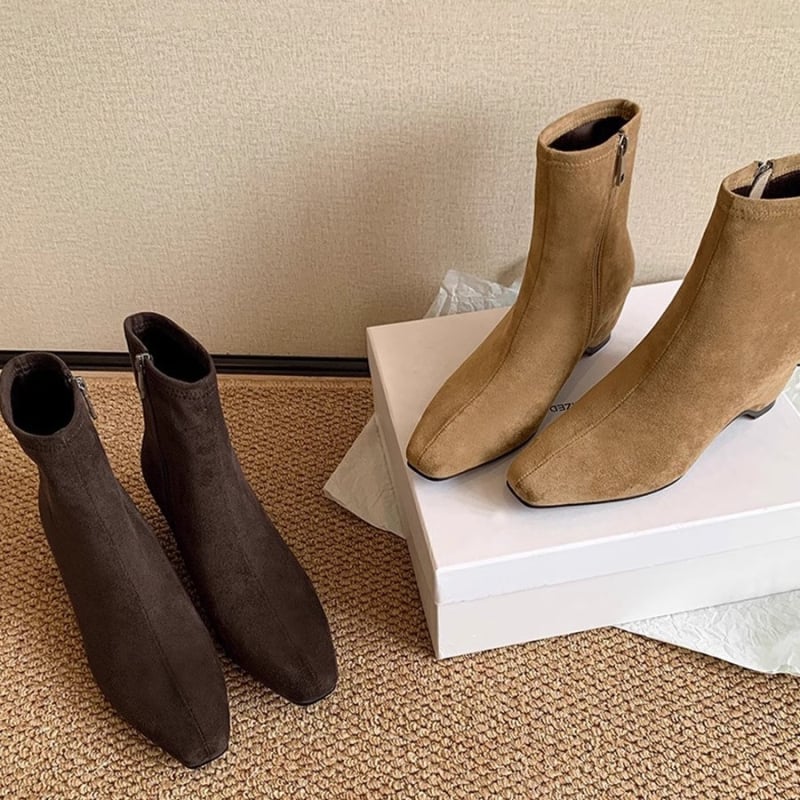 Martin batai iš velūro, stačiakampė nosis, žemas kulnas 1-3 cm, šoninis užtrauktukas