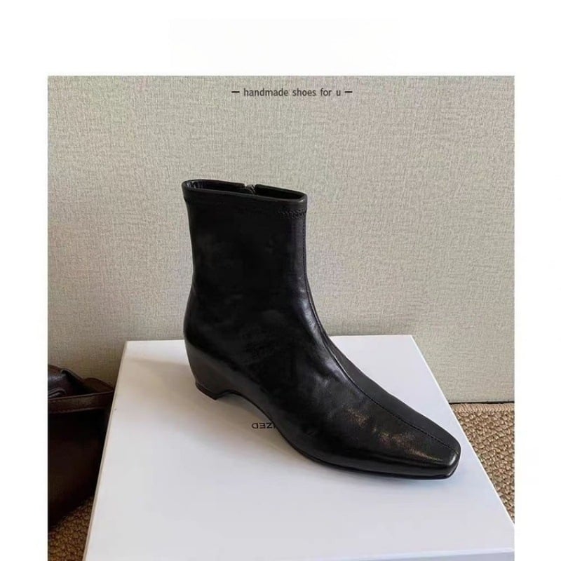 Martin batai iš velūro, stačiakampė nosis, žemas kulnas 1-3 cm, šoninis užtrauktukas