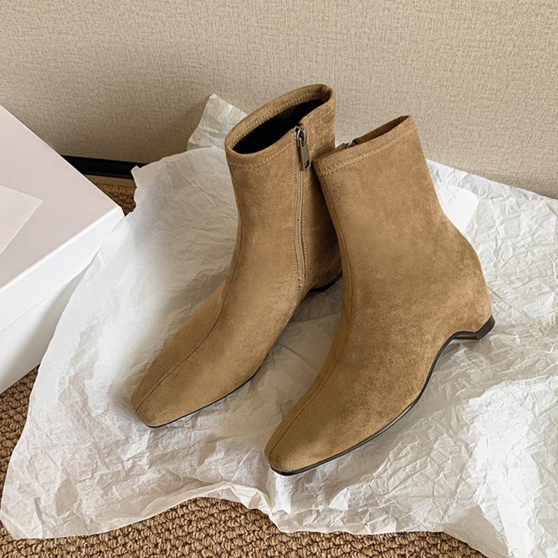 Martin batai iš velūro, stačiakampė nosis, žemas kulnas 1-3 cm, šoninis užtrauktukas