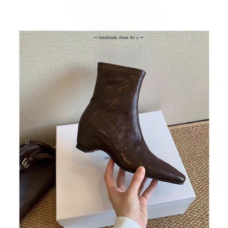 Martin batai iš velūro, stačiakampė nosis, žemas kulnas 1-3 cm, šoninis užtrauktukas