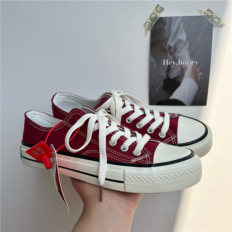 Vyriniai žemakulniai platniniai tenisiai su raišteliais, smailus nosis, viršus iš drobės, vidinis audinys iš drobės, guma padas