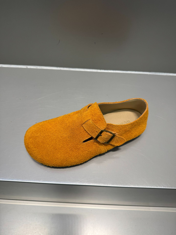 Ženske loaferice s retro stilom, gornji dio od prvog sloja teleće kože, zaobljeni vrh, slip-on zatvaranje