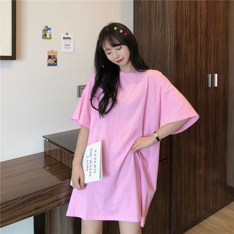Женска тениска с къс ръкав, свободен силует, кръгло деколте, Milk Silk плат, полиестер ≥95%, едноцветна