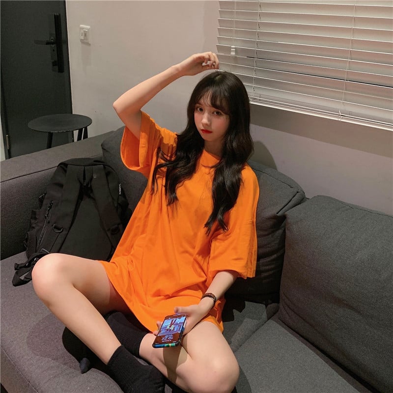 Женска тениска с къс ръкав, свободен силует, кръгло деколте, Milk Silk плат, полиестер ≥95%, едноцветна