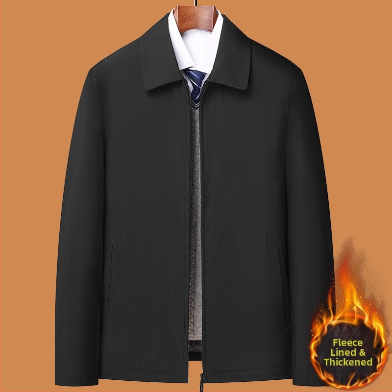 Téli pamut kabát fleece béléssel, vastított kivitel; elülső cipzár; rever gallér; középmagas hossz; idős férfiak számára