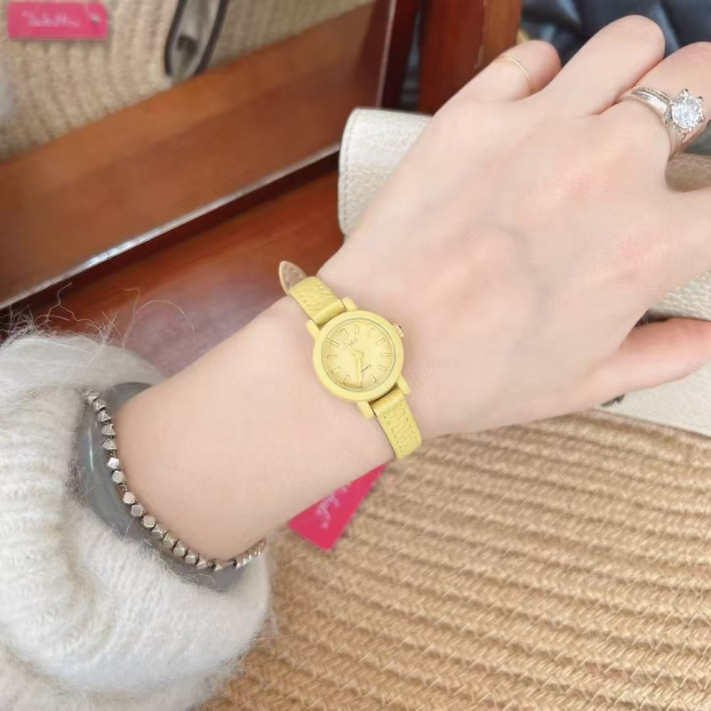 Ceas femei cu cuarț, cadran rotund, mecanism cuarț japonez, carcasă din metal, sticlă minerală întărită, rezistență la apă 30 m