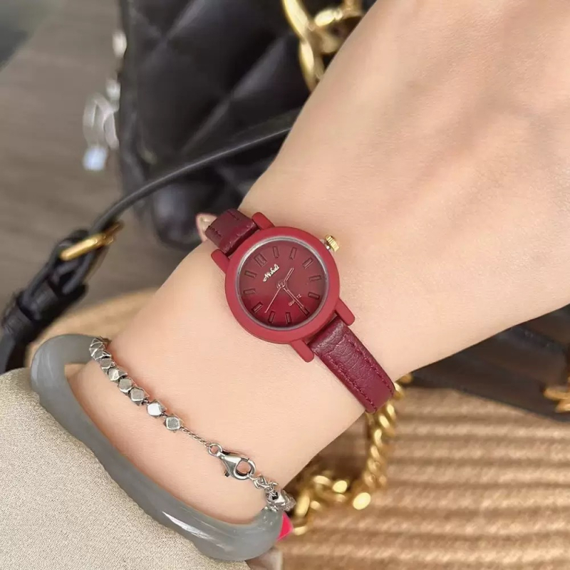 Ceas femei cu cuarț, cadran rotund, mecanism cuarț japonez, carcasă din metal, sticlă minerală întărită, rezistență la apă 30 m