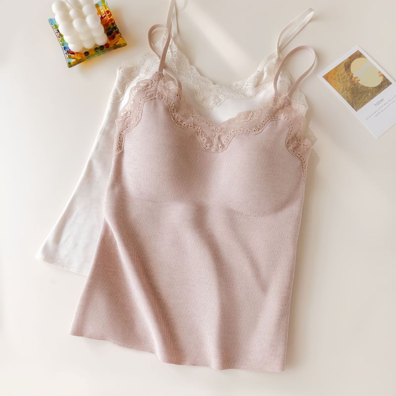 Termālais top ar iebūvētiem krūšu kauliem un spilventiņu, velūra akcentu, kapuce, poliester-elastāna audums, vidējas svara, ķermeņa veidošana