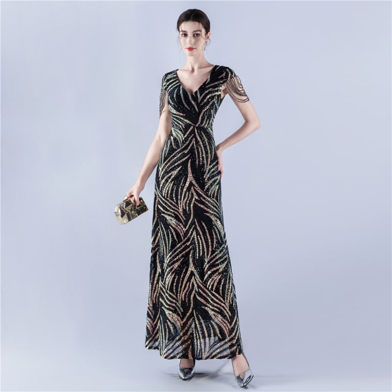 Õhtukleit A-tüüpi silueti ja pailettide tikandiga (A-tüüpi, pikk seelik, V-kaelus, vertikaalne helmimuster)