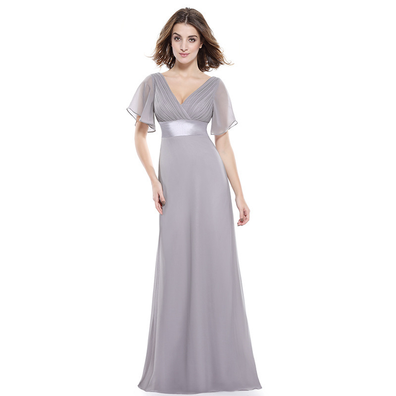 Rochie de seară lungă în croială A-line, talie înaltă, mâneci trei sferturi, lungă fustă, material acetat și poliester (70–80%)