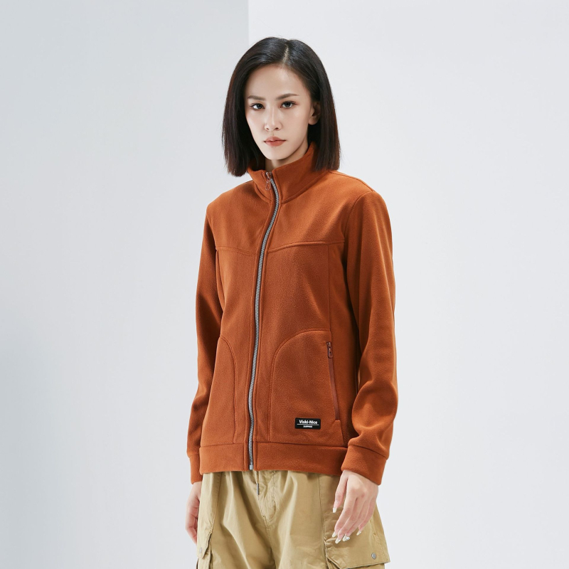 Flīsa jaka ar stāvu apkakli, universāla, pildījums 85–90% dūnas, audums: poliesteris, iekšpuse: poliesteris