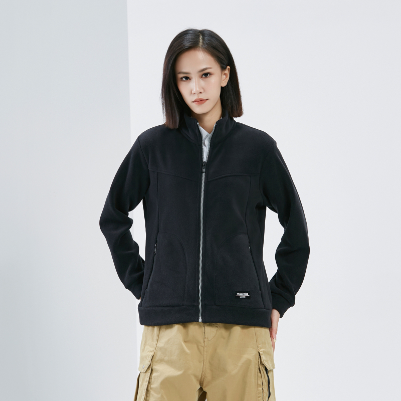 Flīsa jaka ar stāvu apkakli, universāla, pildījums 85–90% dūnas, audums: poliesteris, iekšpuse: poliesteris