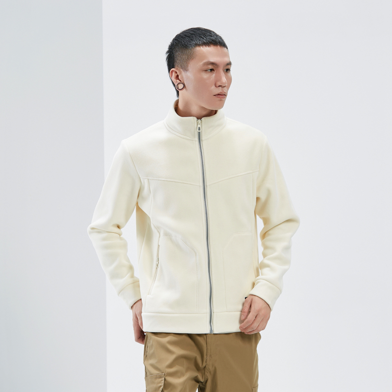 Flīsa jaka ar stāvu apkakli, universāla, pildījums 85–90% dūnas, audums: poliesteris, iekšpuse: poliesteris