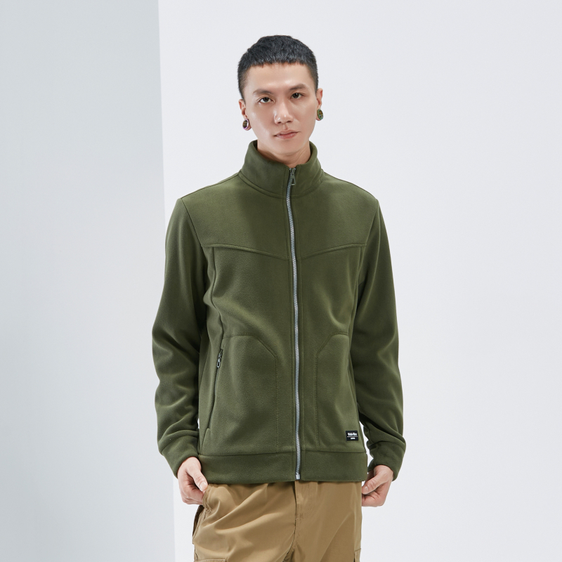 Flīsa jaka ar stāvu apkakli, universāla, pildījums 85–90% dūnas, audums: poliesteris, iekšpuse: poliesteris