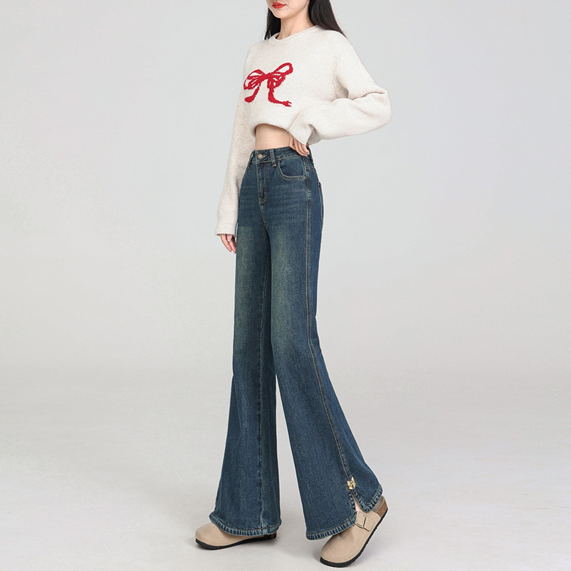 Jean din denim, talie înaltă, ușor evazate, țesătură groasă, bumbac 70–80%