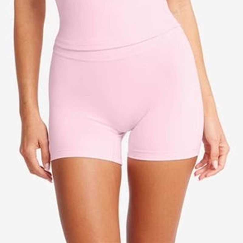 Sieviešu jogas šorti ar augstu jostu, vēdera kontrolei un sēžamvietas pacēlumam, mitrumu atgrūdošs materiāls, sastāvs: nylons 75%, spandekss 25%