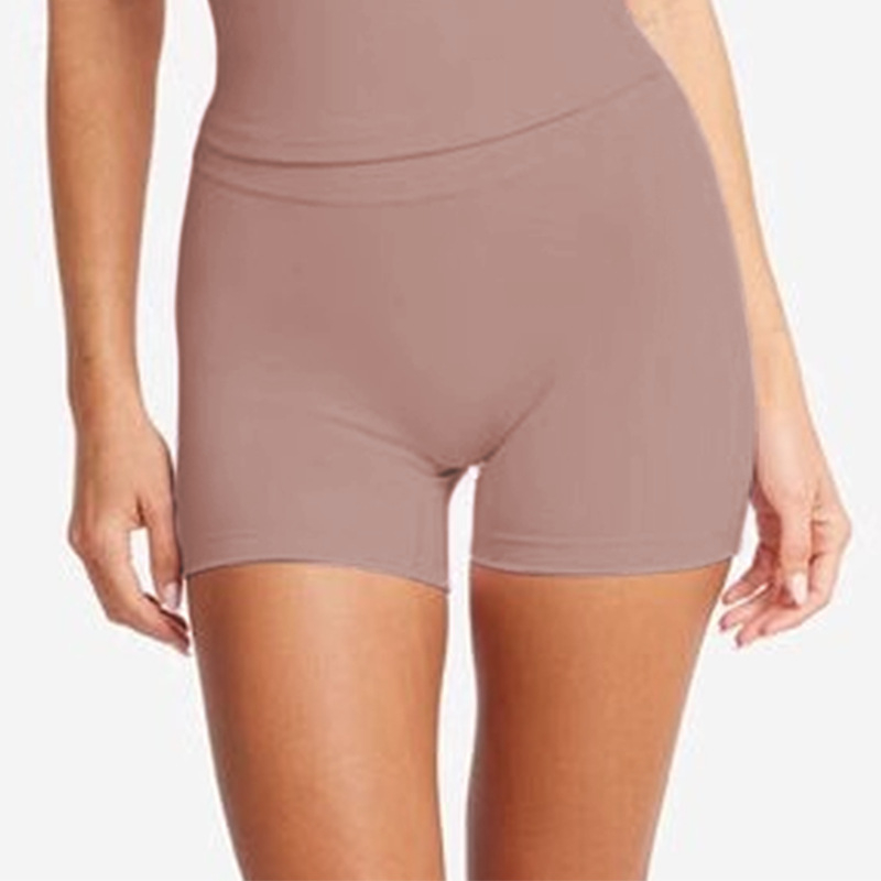 Sieviešu jogas šorti ar augstu jostu, vēdera kontrolei un sēžamvietas pacēlumam, mitrumu atgrūdošs materiāls, sastāvs: nylons 75%, spandekss 25%