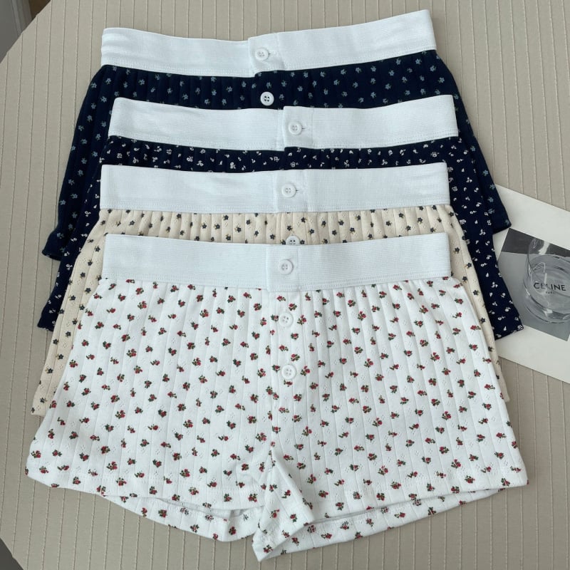 Памучни три четвърти шорти с еластична талия и копчета – ретро стил с прав силует, лято 2024