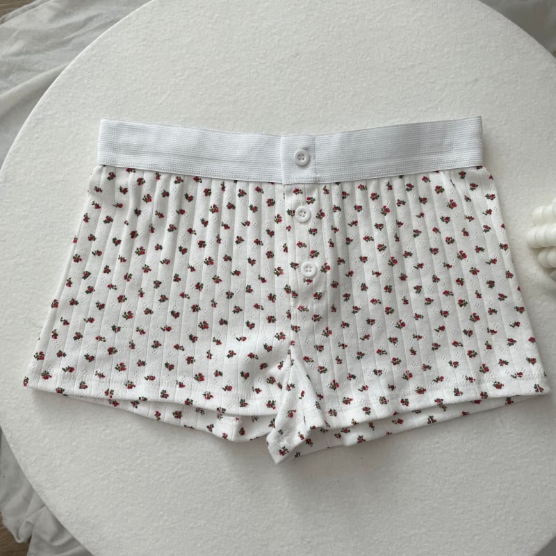 Памучни три четвърти шорти с еластична талия и копчета – ретро стил с прав силует, лято 2024