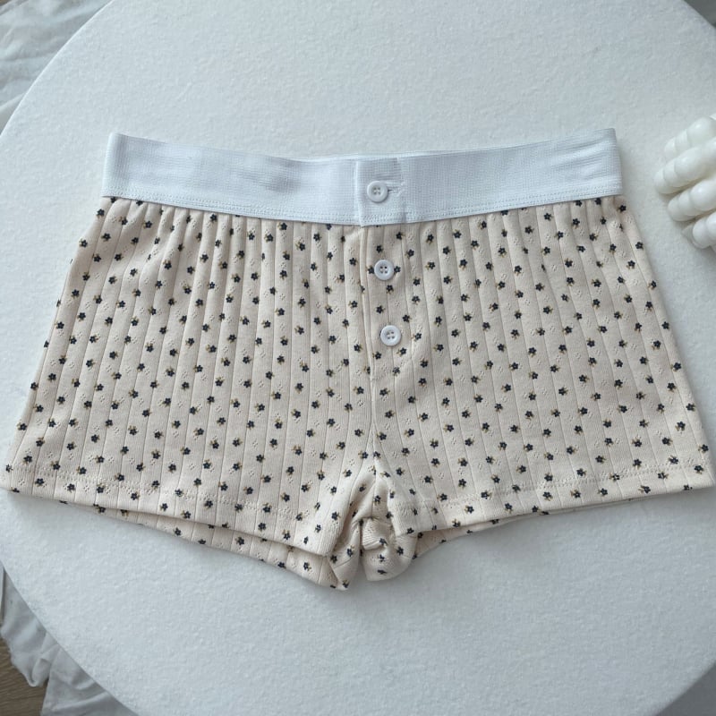 Памучни три четвърти шорти с еластична талия и копчета – ретро стил с прав силует, лято 2024