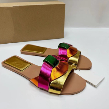 Kasdieniai moterų sandalai, viršus iš sintetinės odos, gumos padas, užsegimas flip-flop, lengvi ir kvėpuojantys