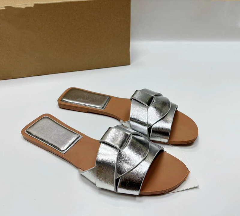 Kasdieniai moterų sandalai, viršus iš sintetinės odos, gumos padas, užsegimas flip-flop, lengvi ir kvėpuojantys