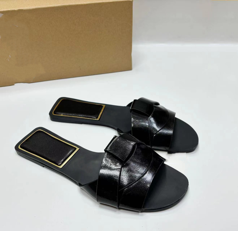 Kasdieniai moterų sandalai, viršus iš sintetinės odos, gumos padas, užsegimas flip-flop, lengvi ir kvėpuojantys