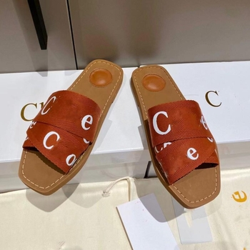 Сандали с един презрамък, мрежеста горна част, гумена подметка, плосък ток, подходящи за плаж, лято 2025