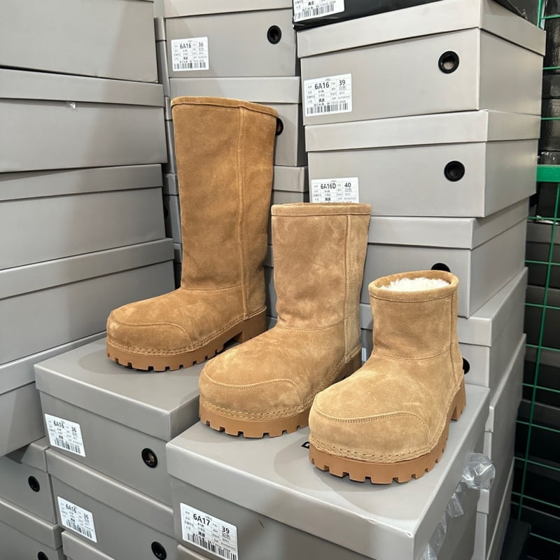 Sniego batai — atsparūs vandeniui, šiltūs, atsparūs dilimui; viršus: karvės nubuko oda; padas: guma; vidus: natūralus vilnos pamušalas