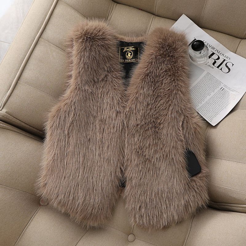 Vesta din blană de vulpe, lungime ultra-scurtă, decolteu în V, iarna 2025, stil surorile regale