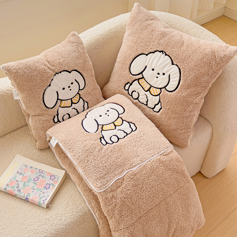 Plišan jastuk s navlakom, punjenje od poliester vlakana, motiv crtanog filma, jednostavan i moderan stil