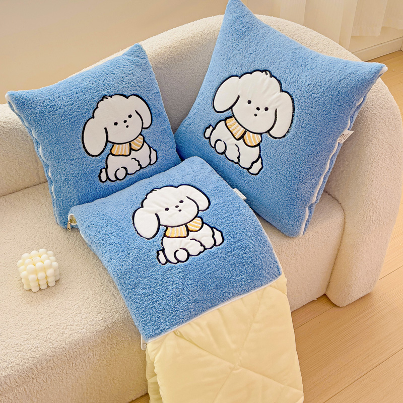 Plišan jastuk s navlakom, punjenje od poliester vlakana, motiv crtanog filma, jednostavan i moderan stil