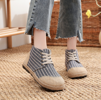 Naiste Pekingi audekli jalanõud tikandiga, sisistus kunstliku lühikese karusnahaga, etnilise stiiliga, ülemine materjal kanvas, tald veiseliha kõõluse, ümargune varvas, lame kand