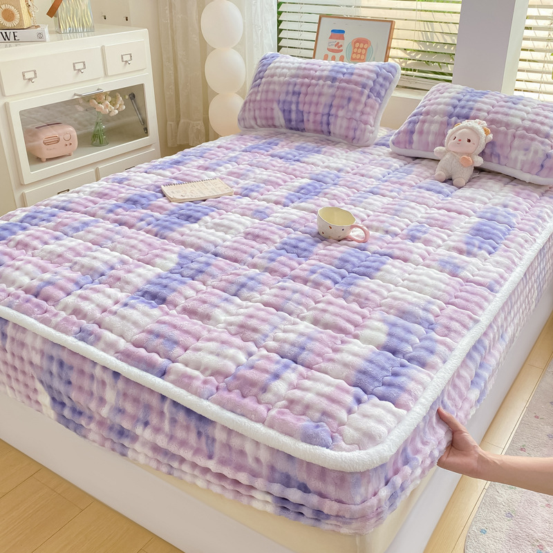 Navlaka za madrac s elastičnim rubom, motiv karikatura i cvijeće, sintetička vlakna, šivanje, reaktivno tiskanje, težina 800–1000 g