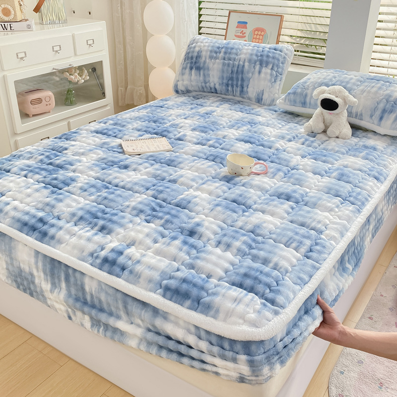 Navlaka za madrac s elastičnim rubom, motiv karikatura i cvijeće, sintetička vlakna, šivanje, reaktivno tiskanje, težina 800–1000 g