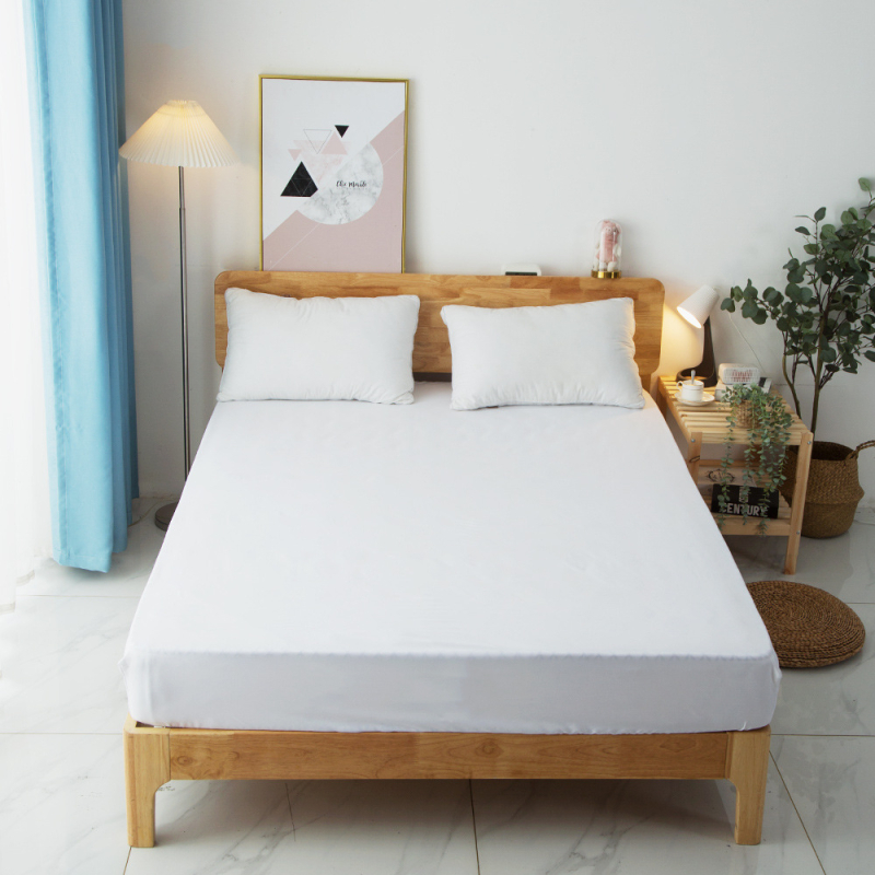 Fitted madrac zaštitnik s elastičnim pojasima oko cijelog oboda — poliester vlakno; brušenje; digitalni tisak; prilagodljiv; težina 800–1000 g; moderan minimalistički stil