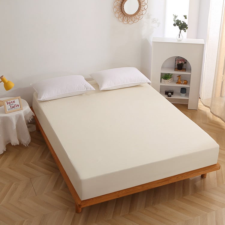 Bijeli elastični plašt za krevet s TPU, vodootporan, brušena površina, zaštita od procuravanja