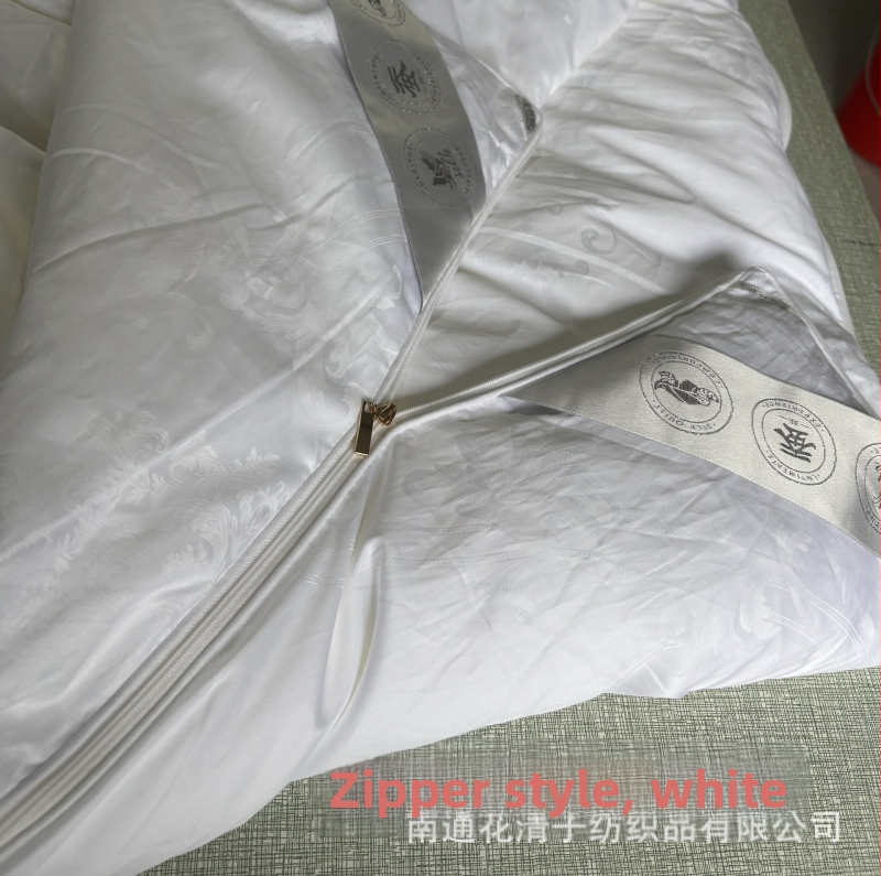 Paplanhuzat – 100% pamut, jacquard szövés, egyszínű minta, reaktív nyomtatás és festés, szövet tömege 1000–1500 g