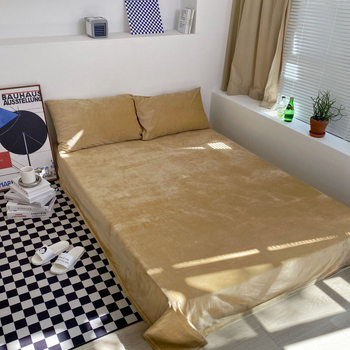 Japānas stilā samta gultas palags ar gumiju – vienkāršs audums, reaktīvā krāsošana, svars 1000–1499 g