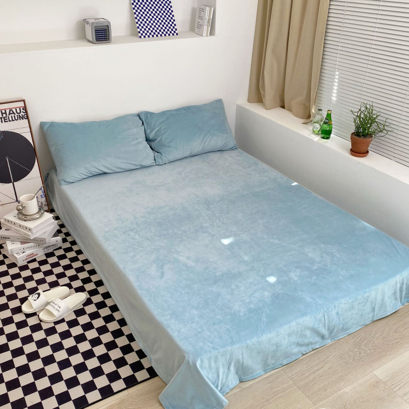 Japānas stilā samta gultas palags ar gumiju – vienkāršs audums, reaktīvā krāsošana, svars 1000–1499 g