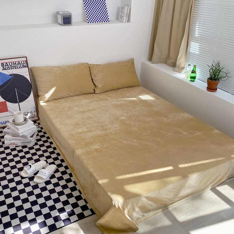 Japānas stilā samta gultas palags ar gumiju – vienkāršs audums, reaktīvā krāsošana, svars 1000–1499 g