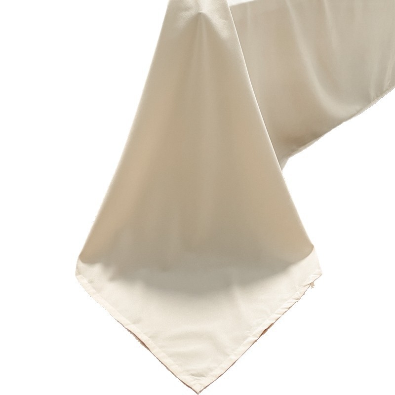 Bijeli četverodijelni set posteljine s plahtom na gumicu, moderni minimalistički stil