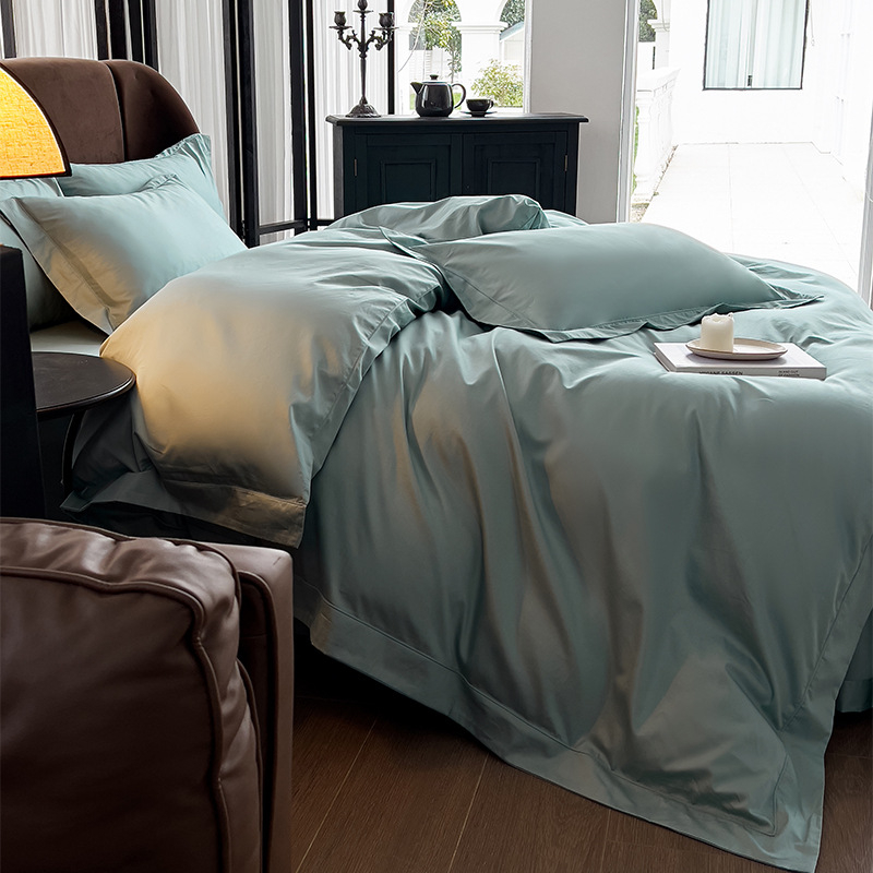 Guļas lakats no garām šķiedrām kokvilnas satīna, ar reakcijas krāsošanu, visu gadalaiku lietošanai